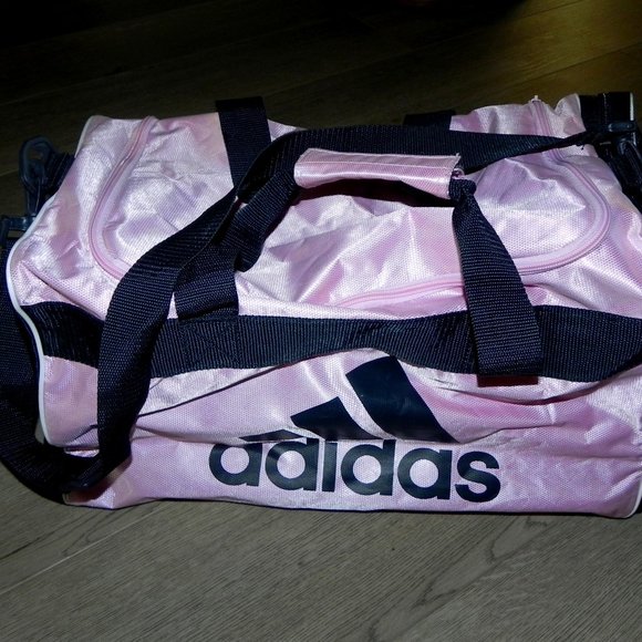 ADUDAS DUFFLE SPORT/GYM BAG LIGHT PINK/BLACK MEDIUM - Picture 1 of 10